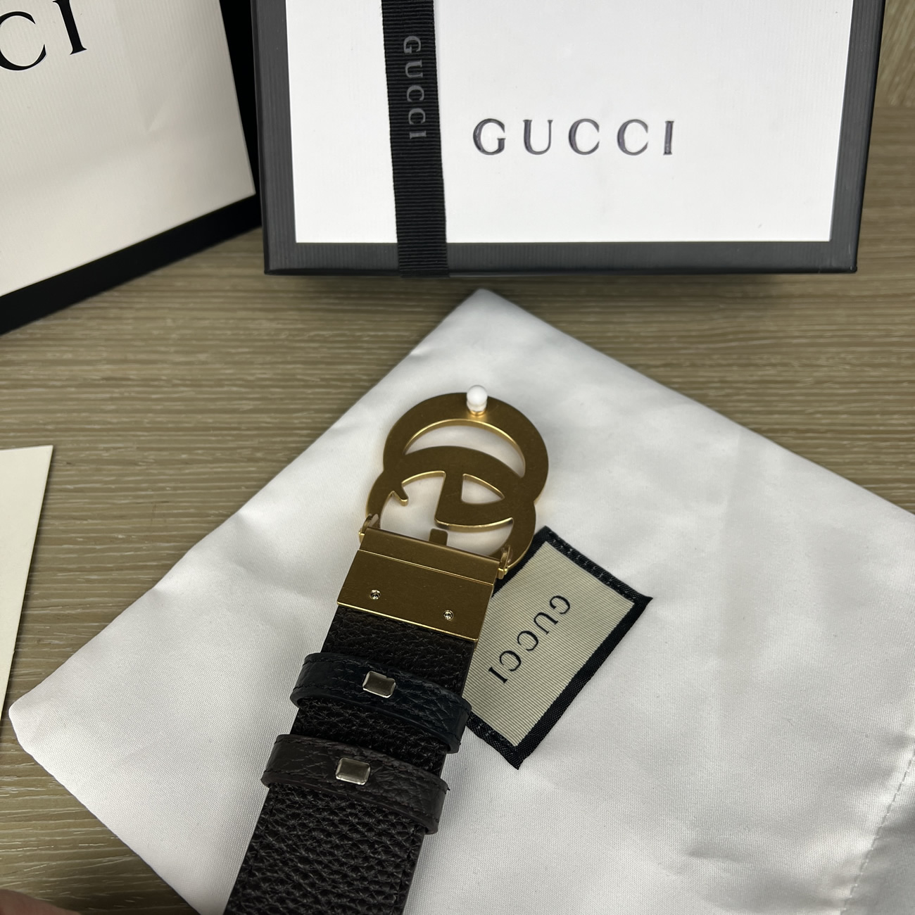 Gucci Double G Logo Full Grain Reversible Belt Leather Black Brown (12) - www.kitistry.com Gucci Double G Logo Full Grain Reversible Belt Leather Black Brown (12) - www.kitistry.com