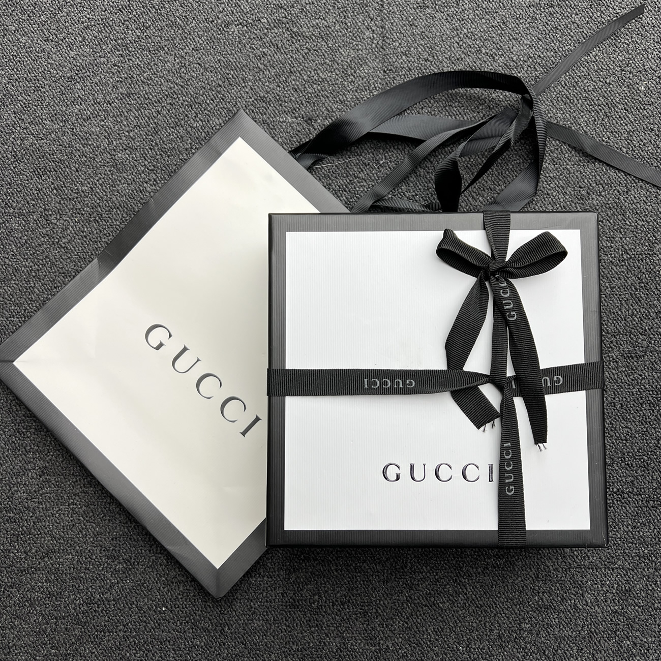 Gucci Double G Logo Full Grain Reversible Belt Leather Black Brown (9) - www.kitistry.com Gucci Double G Logo Full Grain Reversible Belt Leather Black Brown (9) - www.kitistry.com
