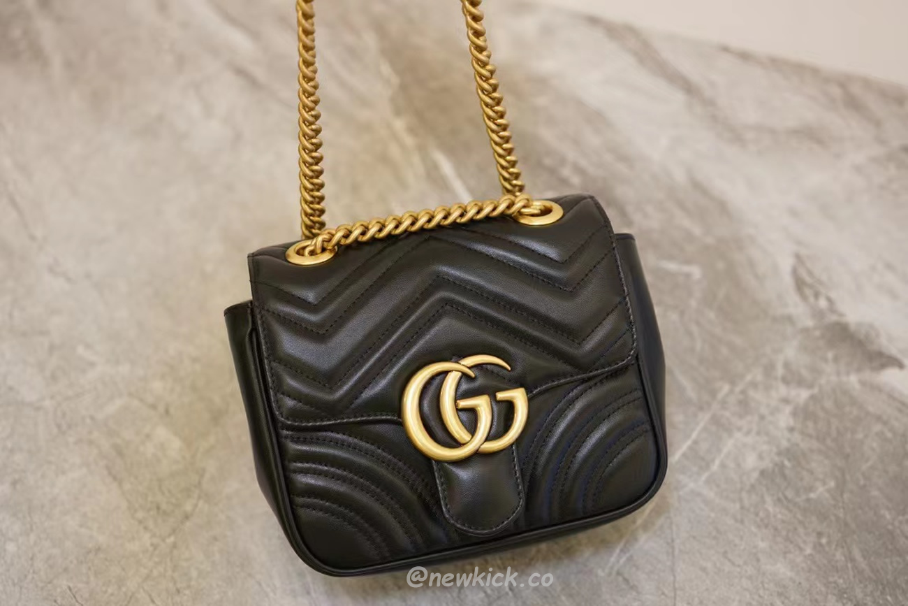 Gucci Gg Marmont Mini Shoulder Bag Matelasse Chevron Black (15) - www.kitistry.com