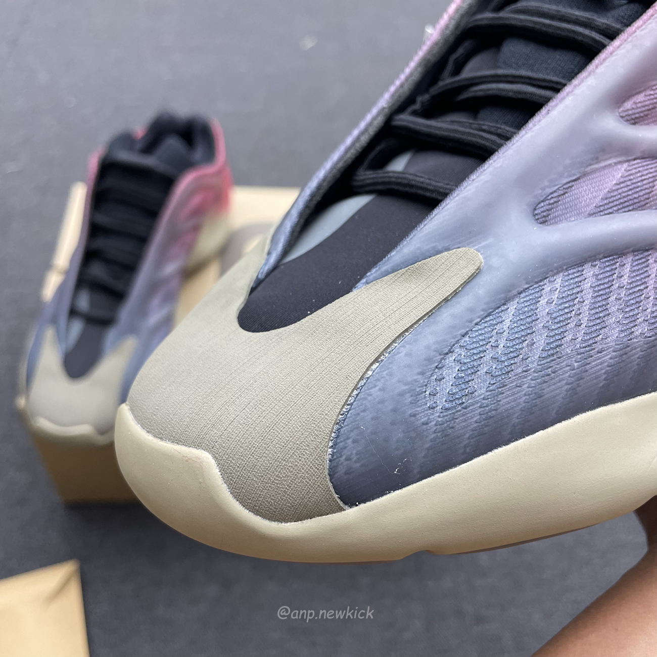 Adidas Yeezy 700 V3 Fade Carbon Gw1814 (4) - www.kitistry.com Adidas Yeezy 700 V3 Fade Carbon Gw1814 (4) - www.kitistry.com