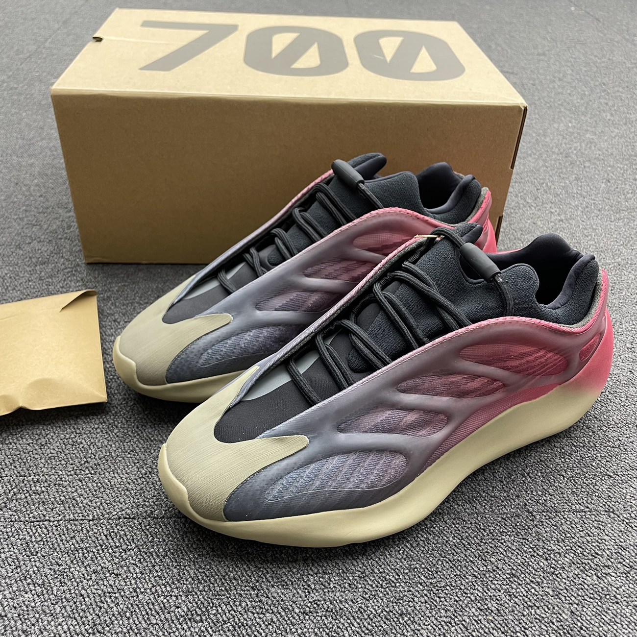 Adidas Yeezy 700 V3 Fade Carbon Gw1814 (7) - www.kitistry.com Adidas Yeezy 700 V3 Fade Carbon Gw1814 (7) - www.kitistry.com
