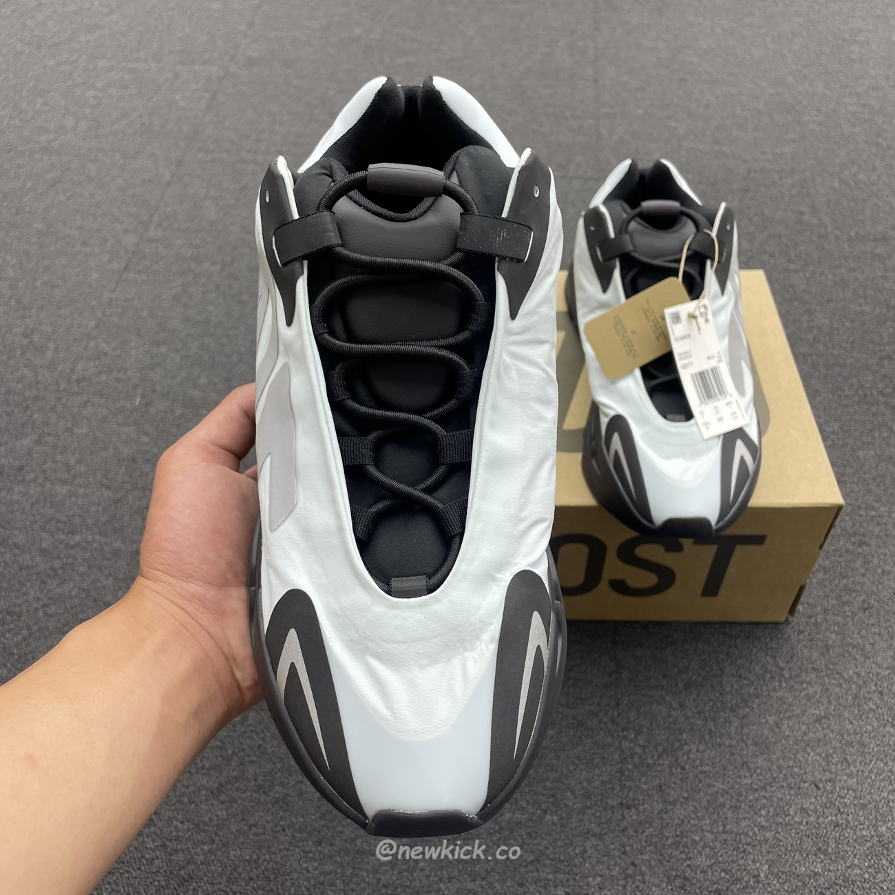 Adidas Yeezy Boost 700 Mnvn Blue Tint Gz0711 (10) - www.kitistry.com Adidas Yeezy Boost 700 Mnvn Blue Tint Gz0711 (10) - www.kitistry.com