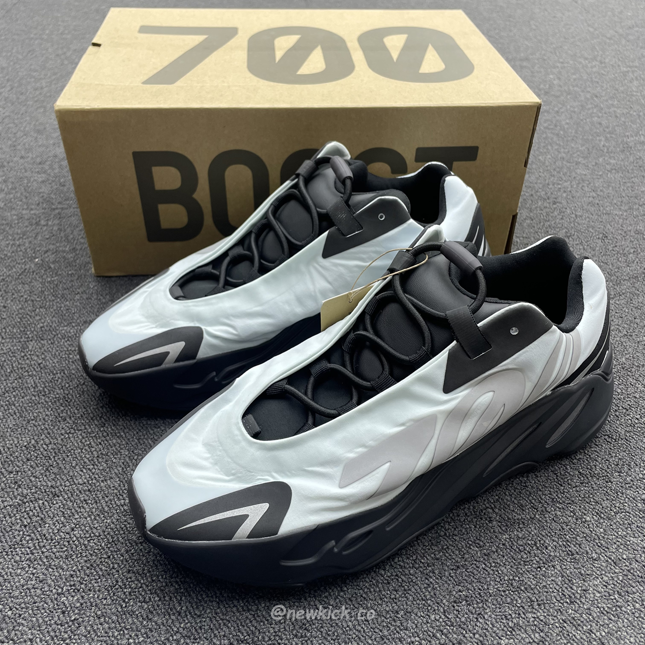 Adidas Yeezy Boost 700 Mnvn Blue Tint Gz0711 (12) - www.kitistry.com Adidas Yeezy Boost 700 Mnvn Blue Tint Gz0711 (12) - www.kitistry.com