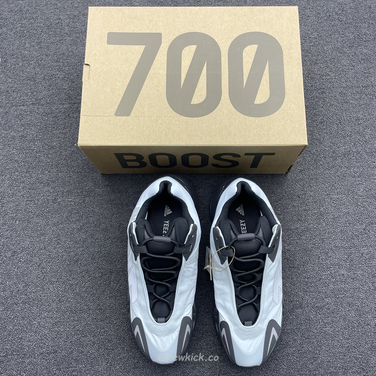 Adidas Yeezy Boost 700 Mnvn Blue Tint Gz0711 (13) - www.kitistry.com Adidas Yeezy Boost 700 Mnvn Blue Tint Gz0711 (13) - www.kitistry.com