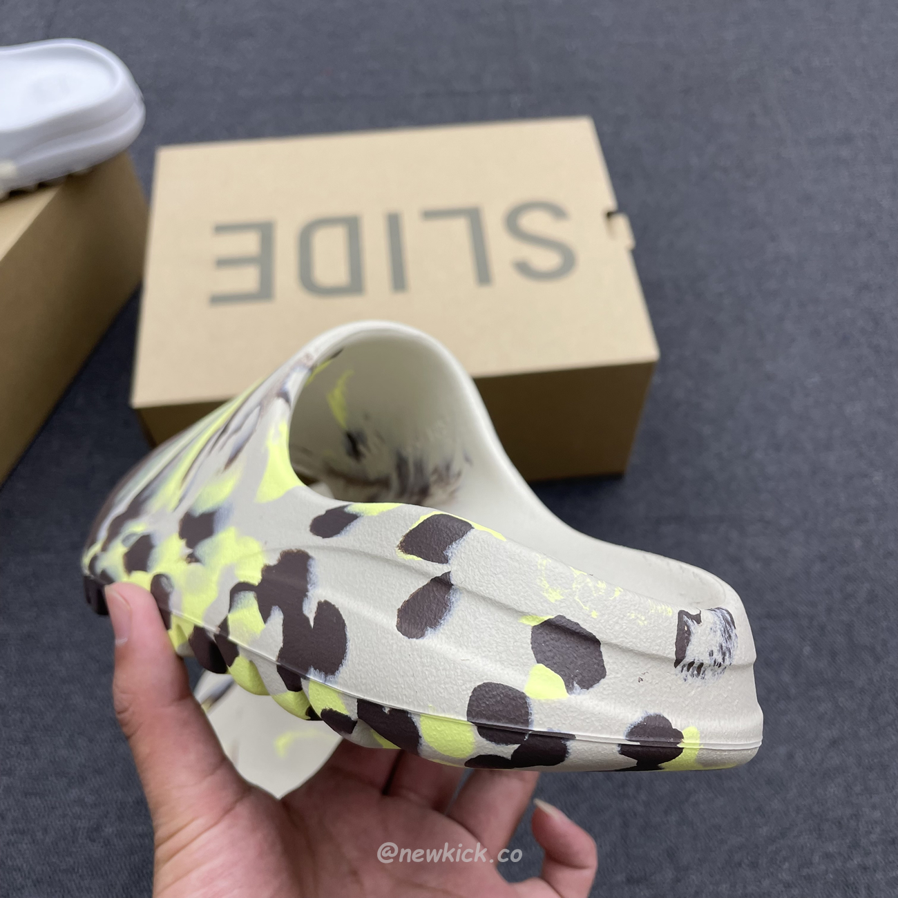 Adidas Yeezy X Kanye West Slide Bone (16) - www.kitistry.com