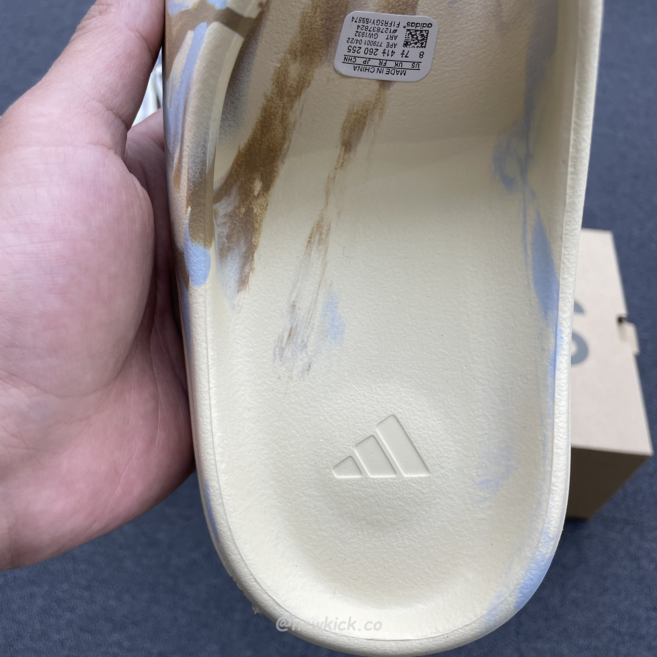 Adidas Yeezy X Kanye West Slide Bone (3) - www.kitistry.com