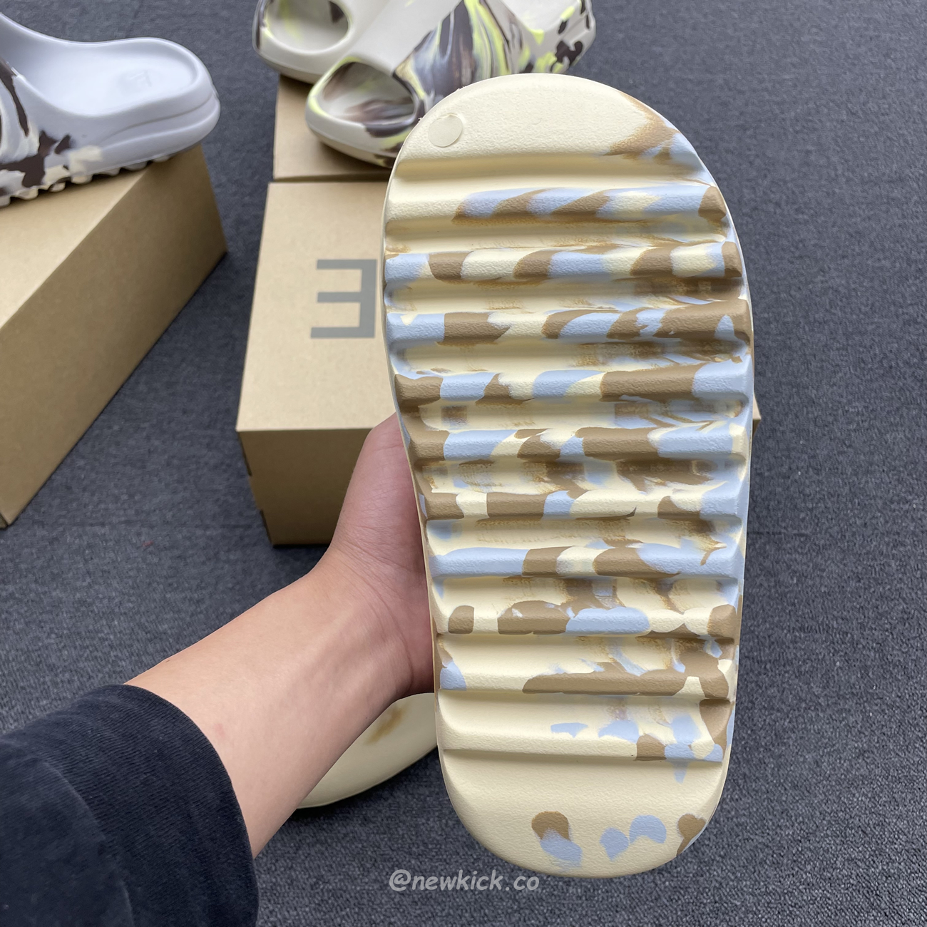 Adidas Yeezy X Kanye West Slide Bone (6) - www.kitistry.com