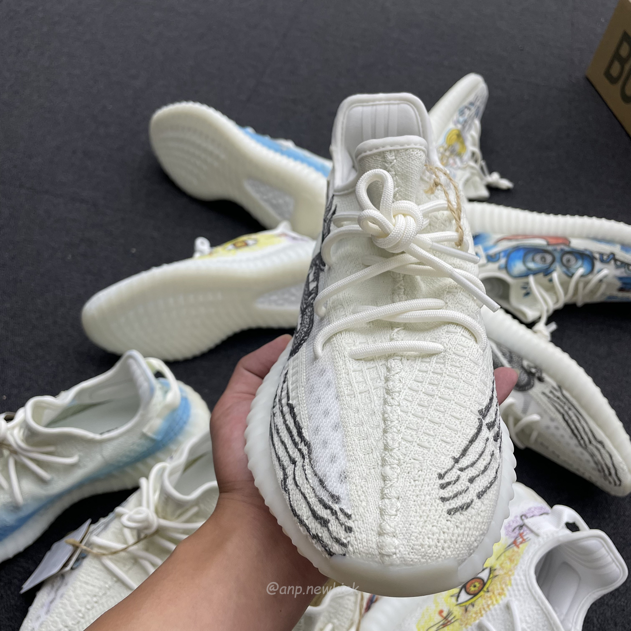 Adidas Yeezy Boost 350 V2 Bone Graffiti Hq6316 (12) - www.kitistry.com Adidas Yeezy Boost 350 V2 Bone Graffiti Hq6316 (12) - www.kitistry.com