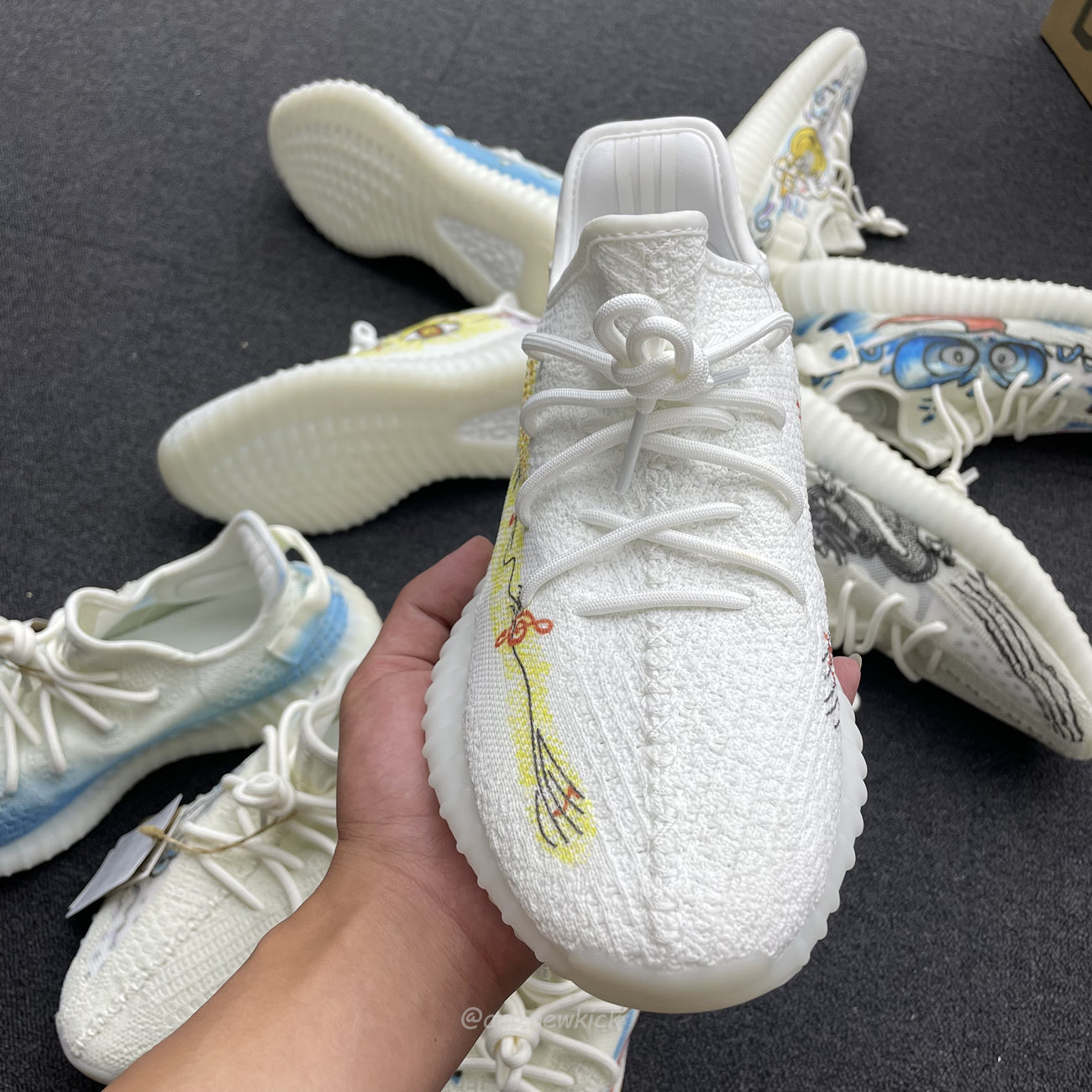 Adidas Yeezy Boost 350 V2 Bone Graffiti Hq6316 (9) - www.kitistry.com Adidas Yeezy Boost 350 V2 Bone Graffiti Hq6316 (9) - www.kitistry.com
