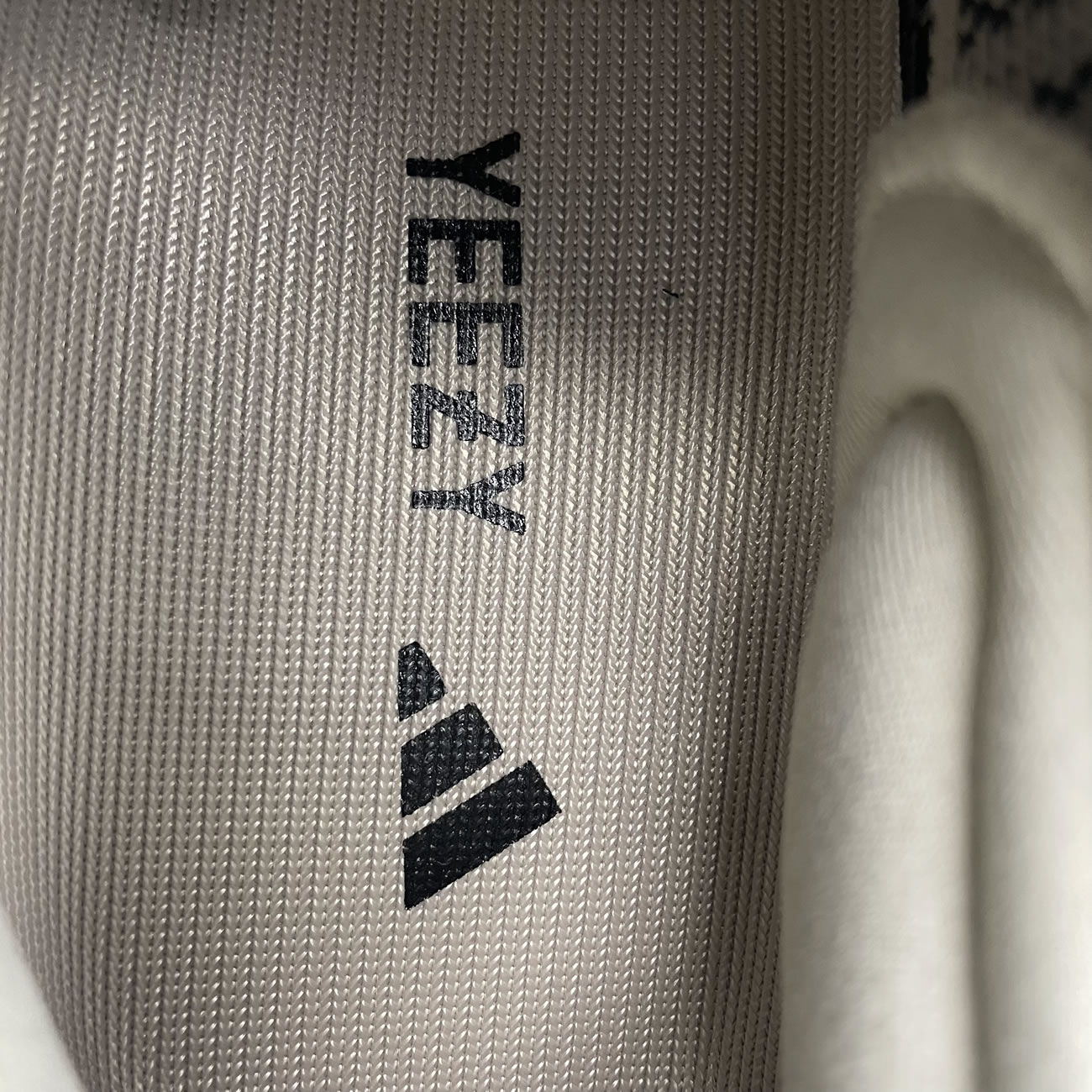 Adidas Yeezy Boost 350 V2 Slate Hp7870 (6) - www.kitistry.com Adidas Yeezy Boost 350 V2 Slate Hp7870 (6) - www.kitistry.com