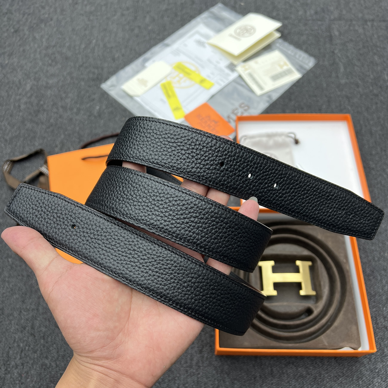 Hermes Full Grain Reversible Belt Leather Black (10) - www.kitistry.com Hermes Full Grain Reversible Belt Leather Black (10) - www.kitistry.com