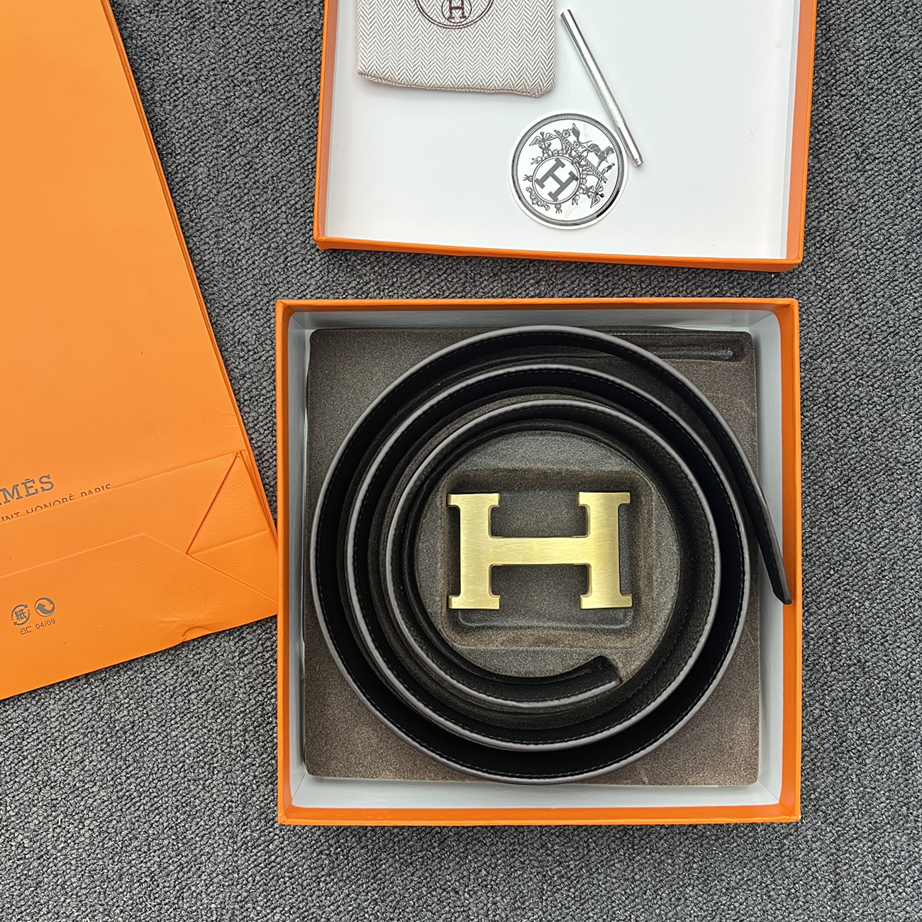 Hermes Full Grain Reversible Belt Leather Black (2) - www.kitistry.com Hermes Full Grain Reversible Belt Leather Black (2) - www.kitistry.com