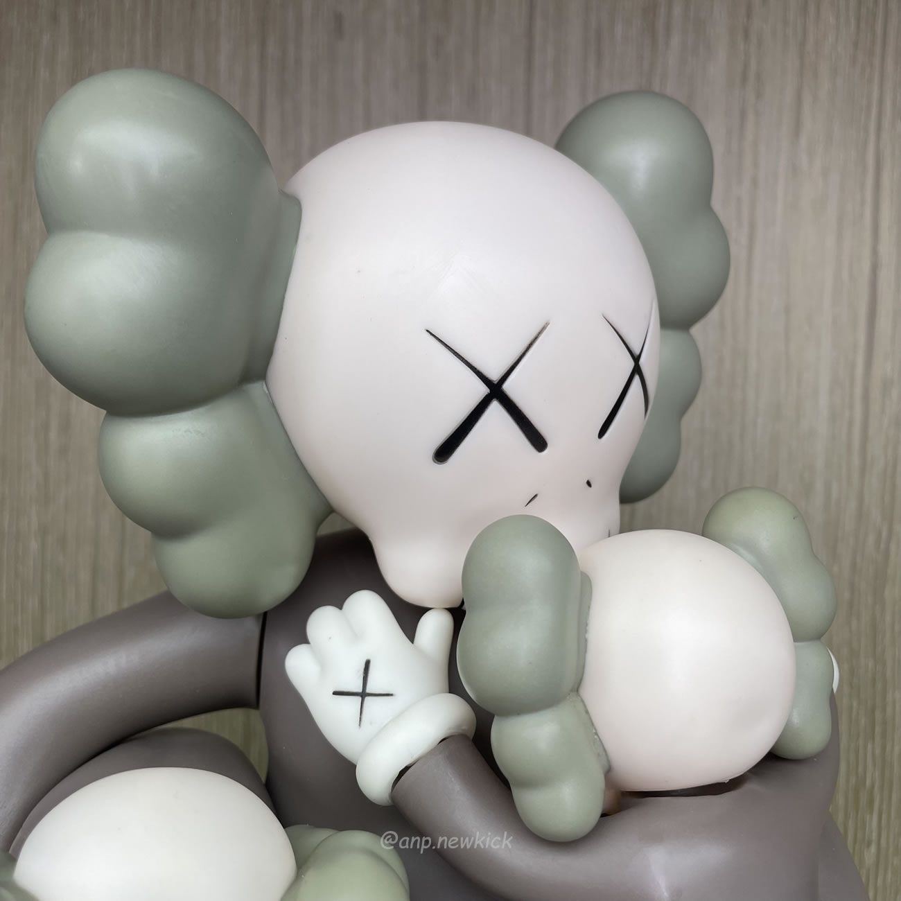 Kaws Clean Slate Figure (5) - www.kitistry.com Kaws Clean Slate Figure (5) - www.kitistry.com