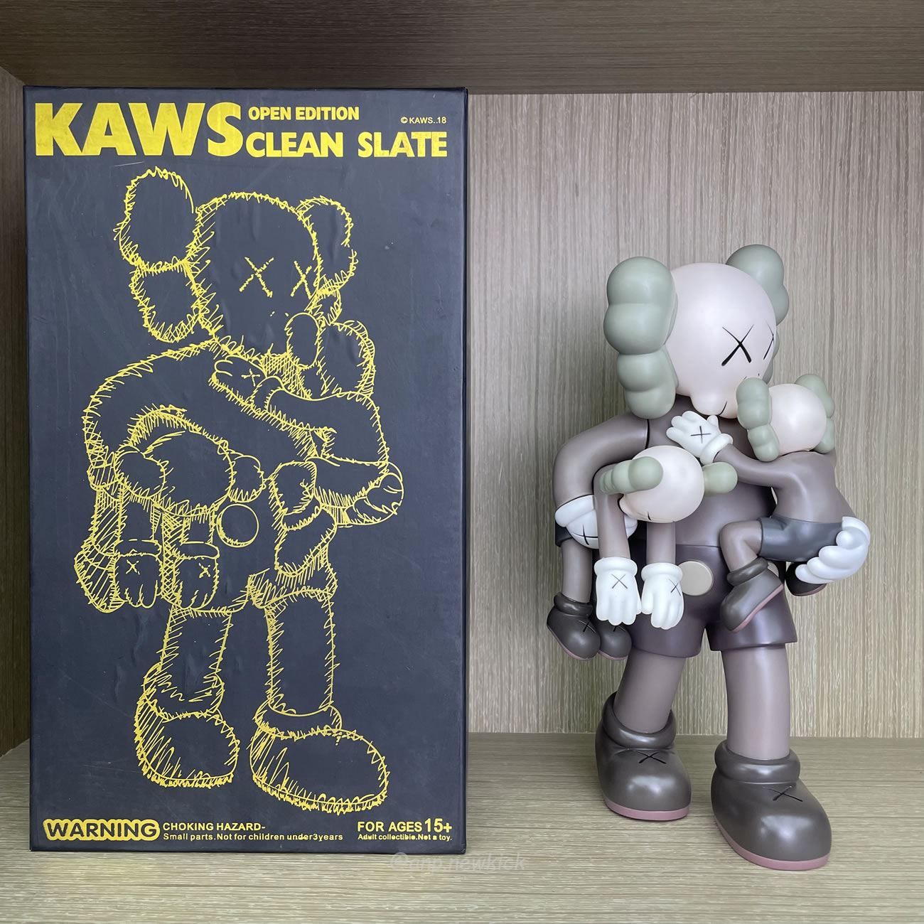 Kaws Clean Slate Figure (7) - www.kitistry.com Kaws Clean Slate Figure (7) - www.kitistry.com