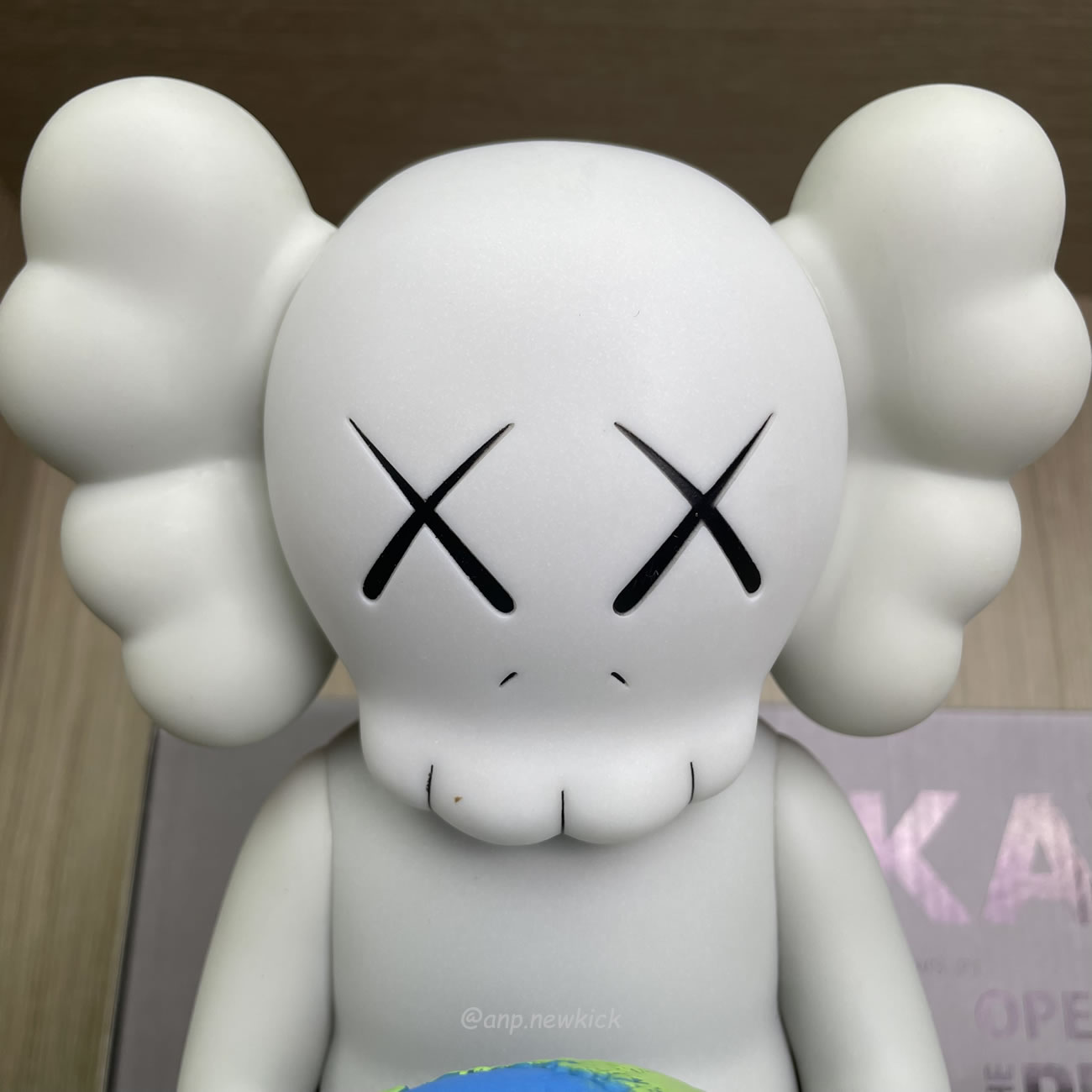 Kaws The Promise Grey Figure (6) - www.kitistry.com Kaws The Promise Grey Figure (6) - www.kitistry.com