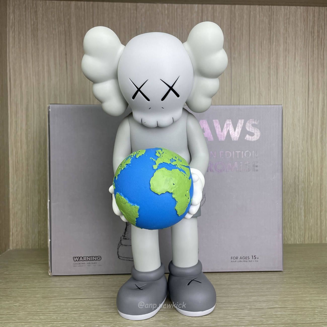 Kaws The Promise Grey Figure (7) - www.kitistry.com Kaws The Promise Grey Figure (7) - www.kitistry.com