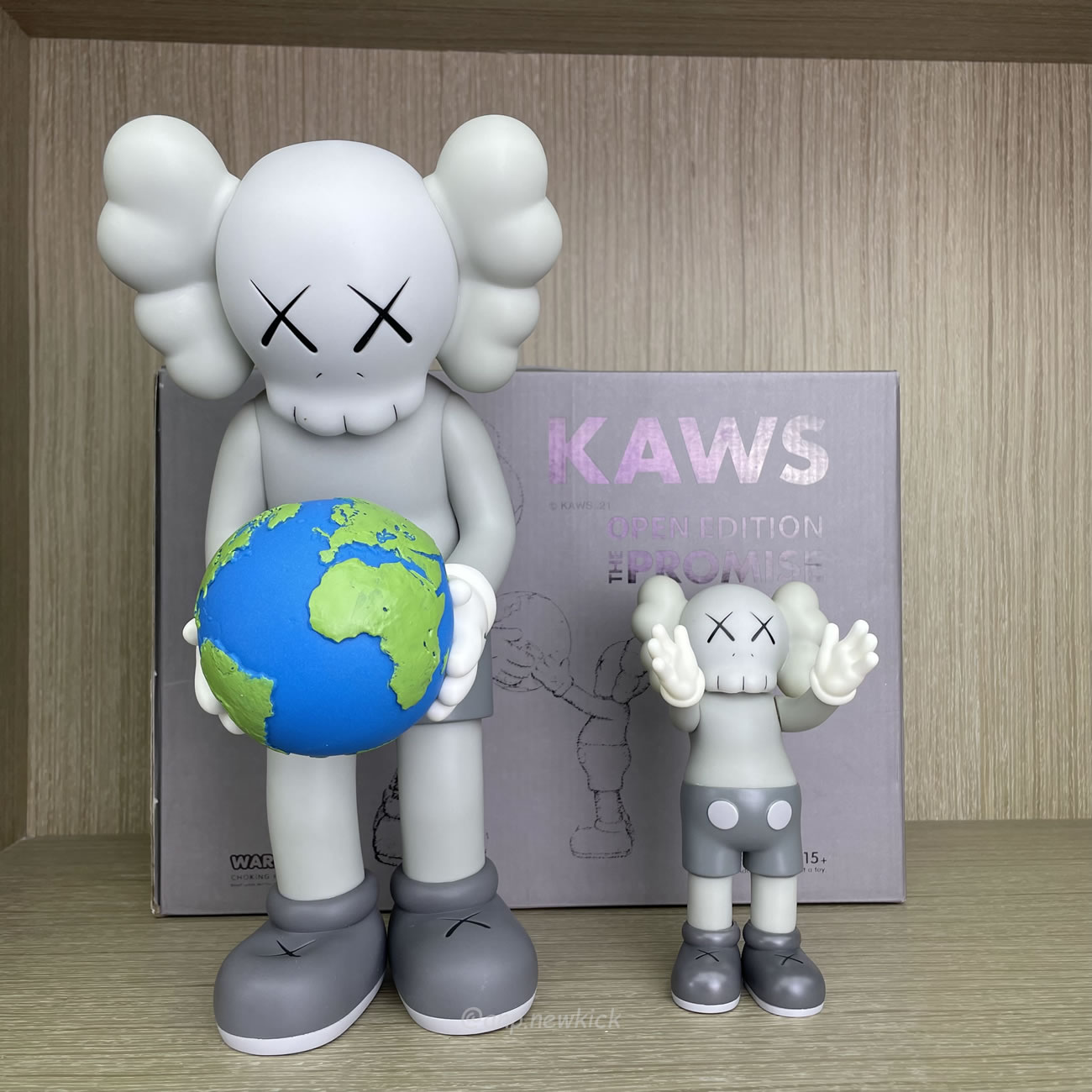 Kaws The Promise Grey Figure (8) - www.kitistry.com Kaws The Promise Grey Figure (8) - www.kitistry.com