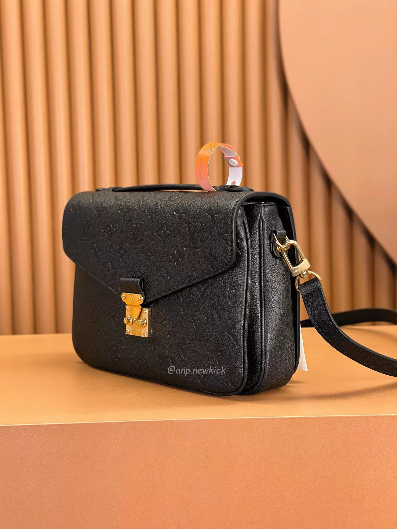 Louis Viitton Pochette Metis Shoulder Bag M41487 (9) - www.kitistry.com Louis Viitton Pochette Metis Shoulder Bag M41487 (9) - www.kitistry.com
