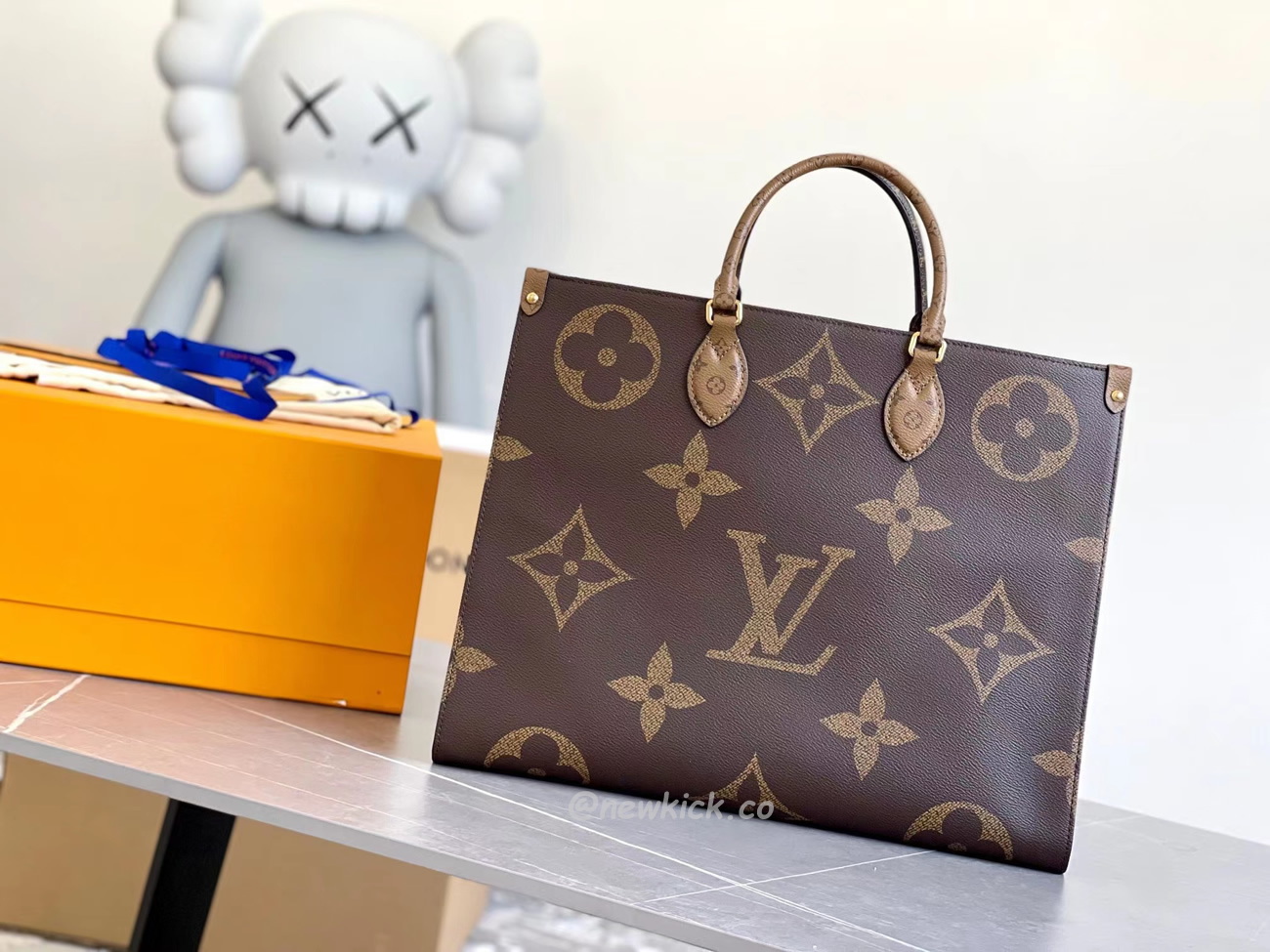 Louis Vuitton Onthego Cloth Tote Brown M45320 (17) - www.kitistry.com