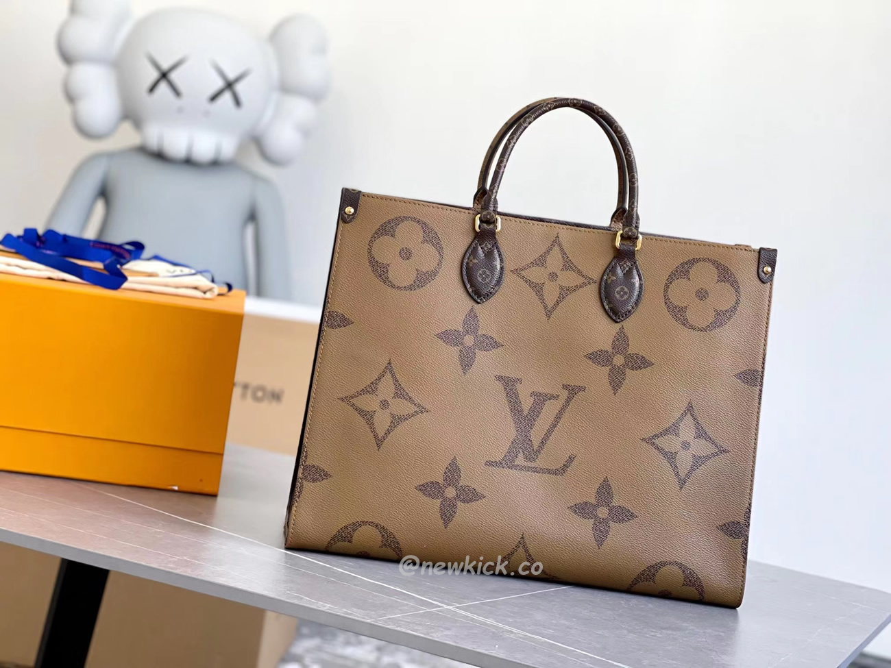 Louis Vuitton Onthego Cloth Tote Brown M45320 (6) - www.kitistry.com