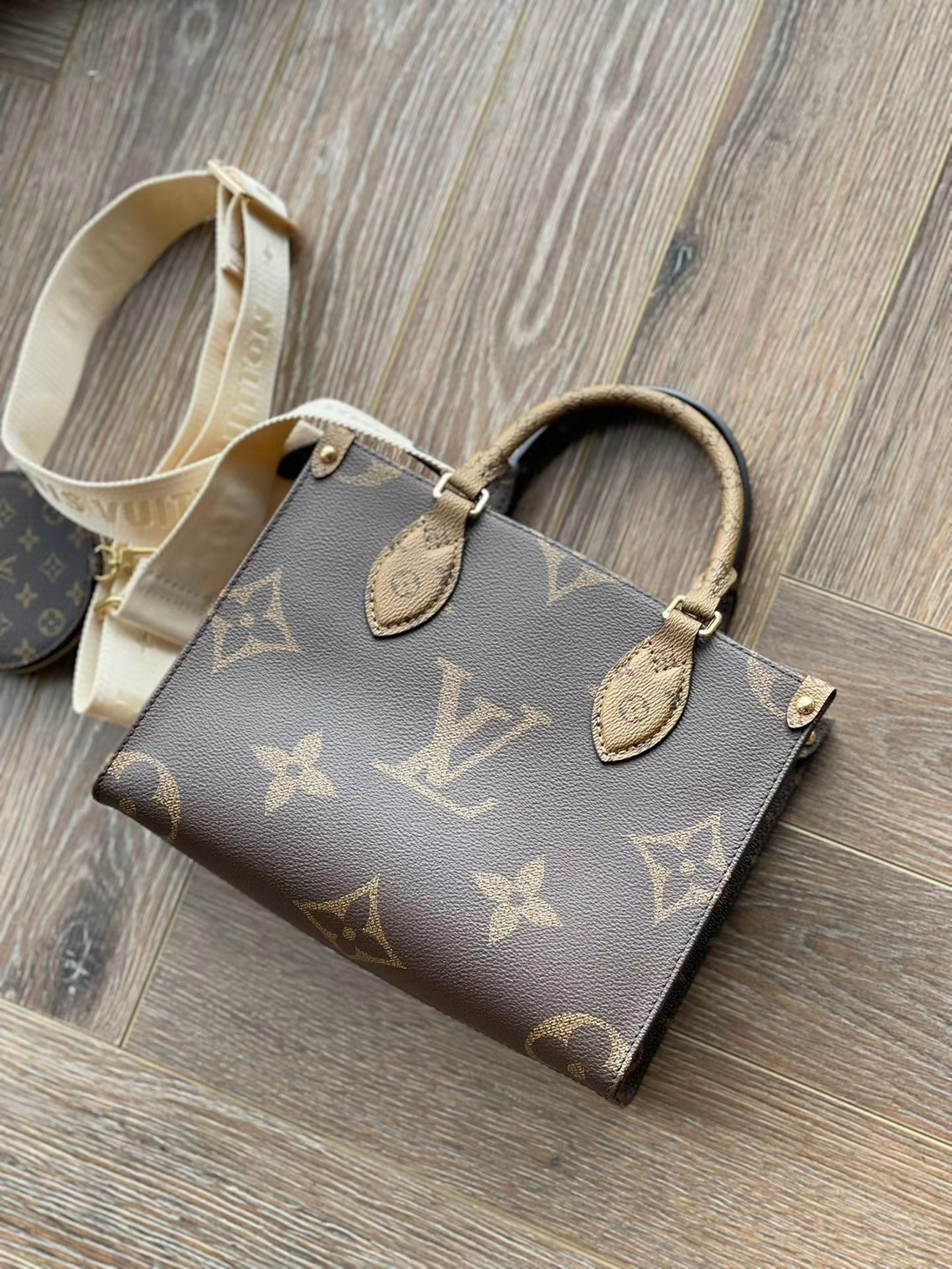 Louis Vuitton Onthego Mm M45321 (15) - www.kitistry.com Louis Vuitton Onthego Mm M45321 (15) - www.kitistry.com