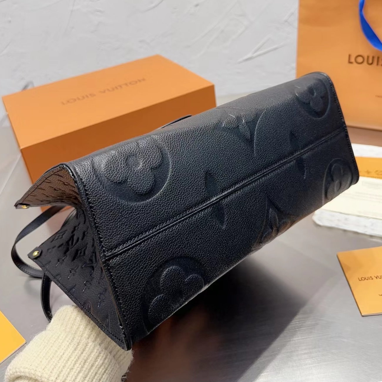 Louis Vuitton Onthego Empreinte M L Black M45595 (39) - www.kitistry.com