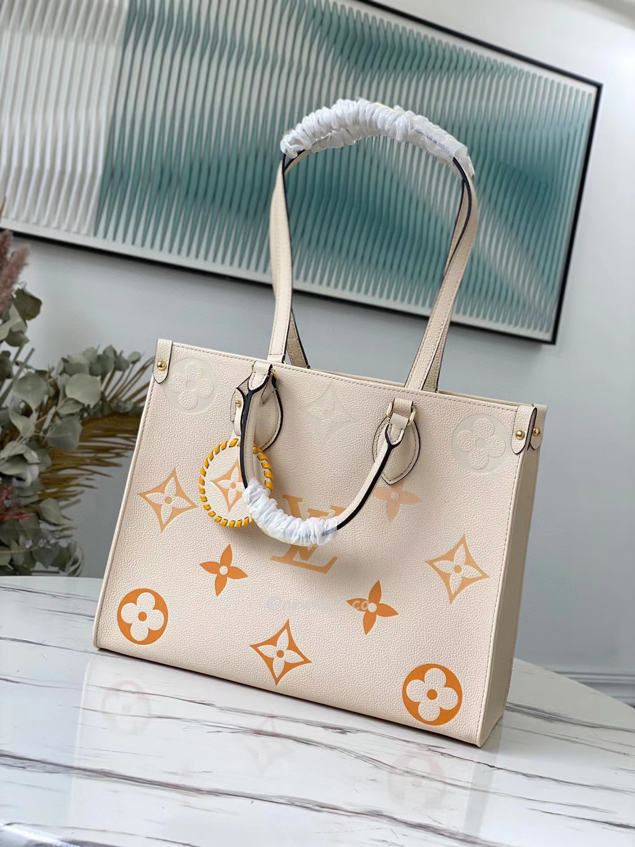 Louis Vuitton Onthego Mm Creamsaffron M45717 (11) - www.kitistry.com Louis Vuitton Onthego Mm Creamsaffron M45717 (11) - www.kitistry.com