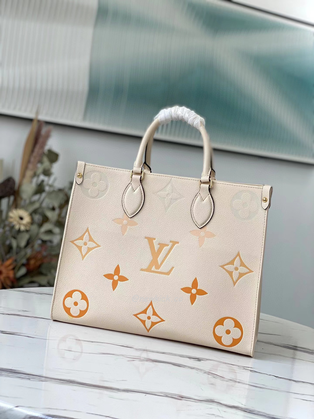 Louis Vuitton Onthego Mm Creamsaffron M45717 (3) - www.kitistry.com Louis Vuitton Onthego Mm Creamsaffron M45717 (3) - www.kitistry.com