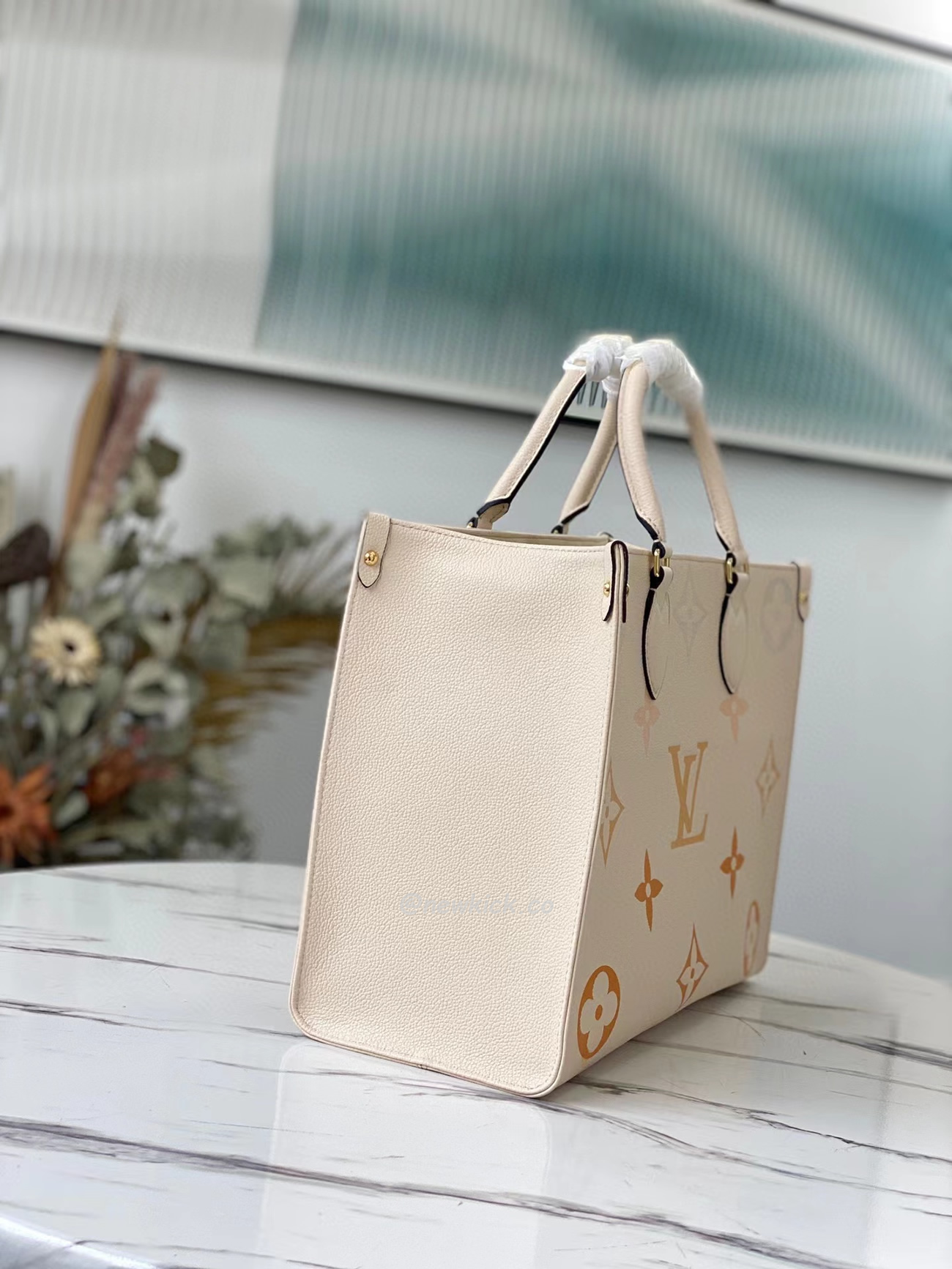 Louis Vuitton Onthego Mm Creamsaffron M45717 (4) - www.kitistry.com Louis Vuitton Onthego Mm Creamsaffron M45717 (4) - www.kitistry.com