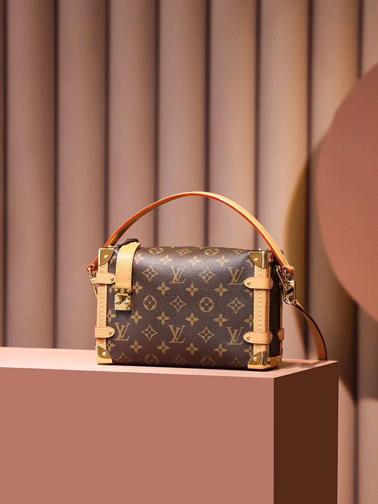Louis Vuitton Side Trunk M46358 (12) - www.kitistry.com Louis Vuitton Side Trunk M46358 (12) - www.kitistry.com