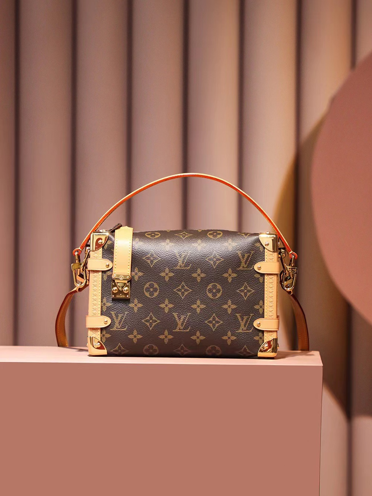 Louis Vuitton Side Trunk M46358 (14) - www.kitistry.com Louis Vuitton Side Trunk M46358 (14) - www.kitistry.com
