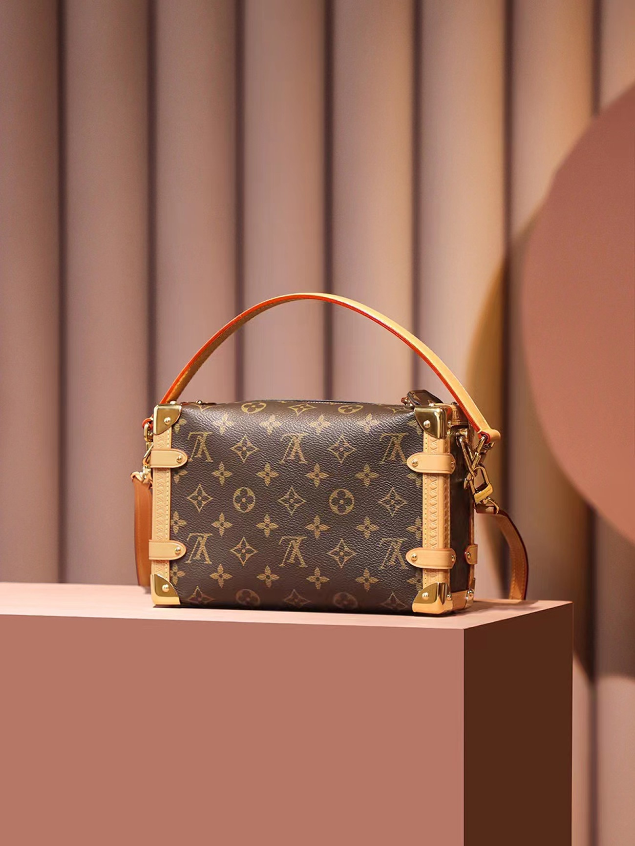 Louis Vuitton Side Trunk M46358 (7) - www.kitistry.com Louis Vuitton Side Trunk M46358 (7) - www.kitistry.com