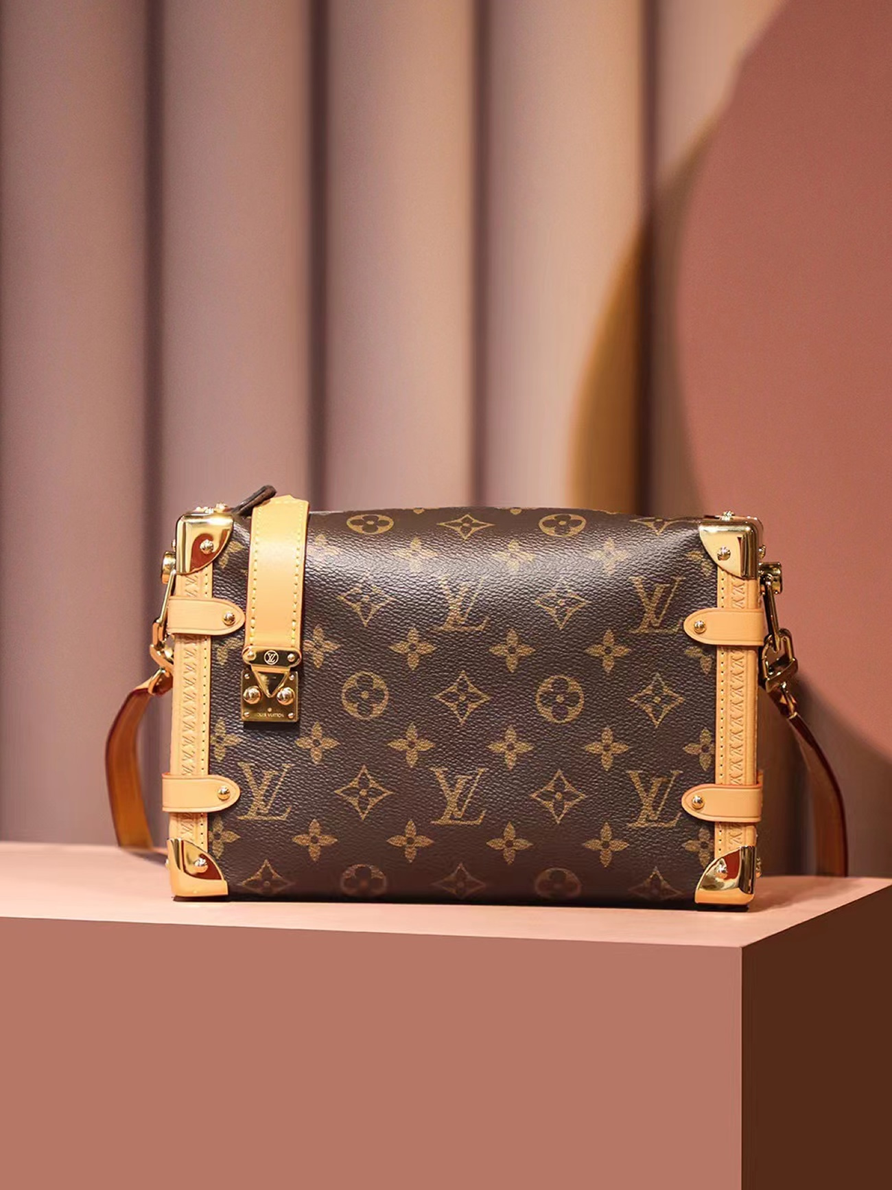 Louis Vuitton Side Trunk M46358 (8) - www.kitistry.com Louis Vuitton Side Trunk M46358 (8) - www.kitistry.com