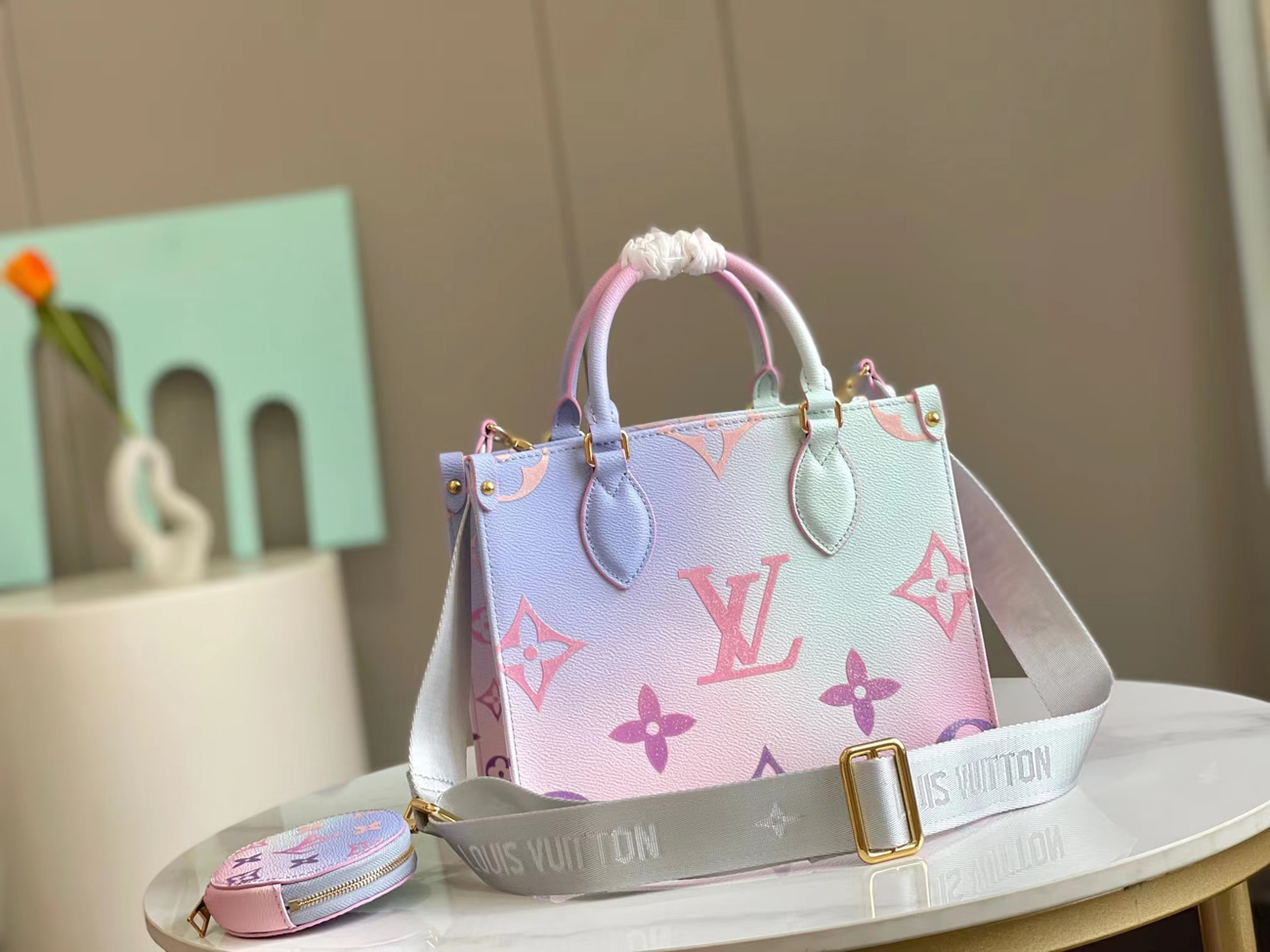 Louis Vuitton Onthego Small Handbag M59856 (4) - www.kitistry.com Louis Vuitton Onthego Small Handbag M59856 (4) - www.kitistry.com