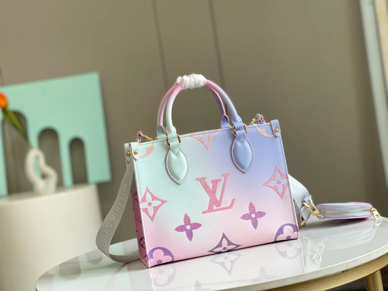 Louis Vuitton Onthego Small Handbag M59856 (5) - www.kitistry.com Louis Vuitton Onthego Small Handbag M59856 (5) - www.kitistry.com