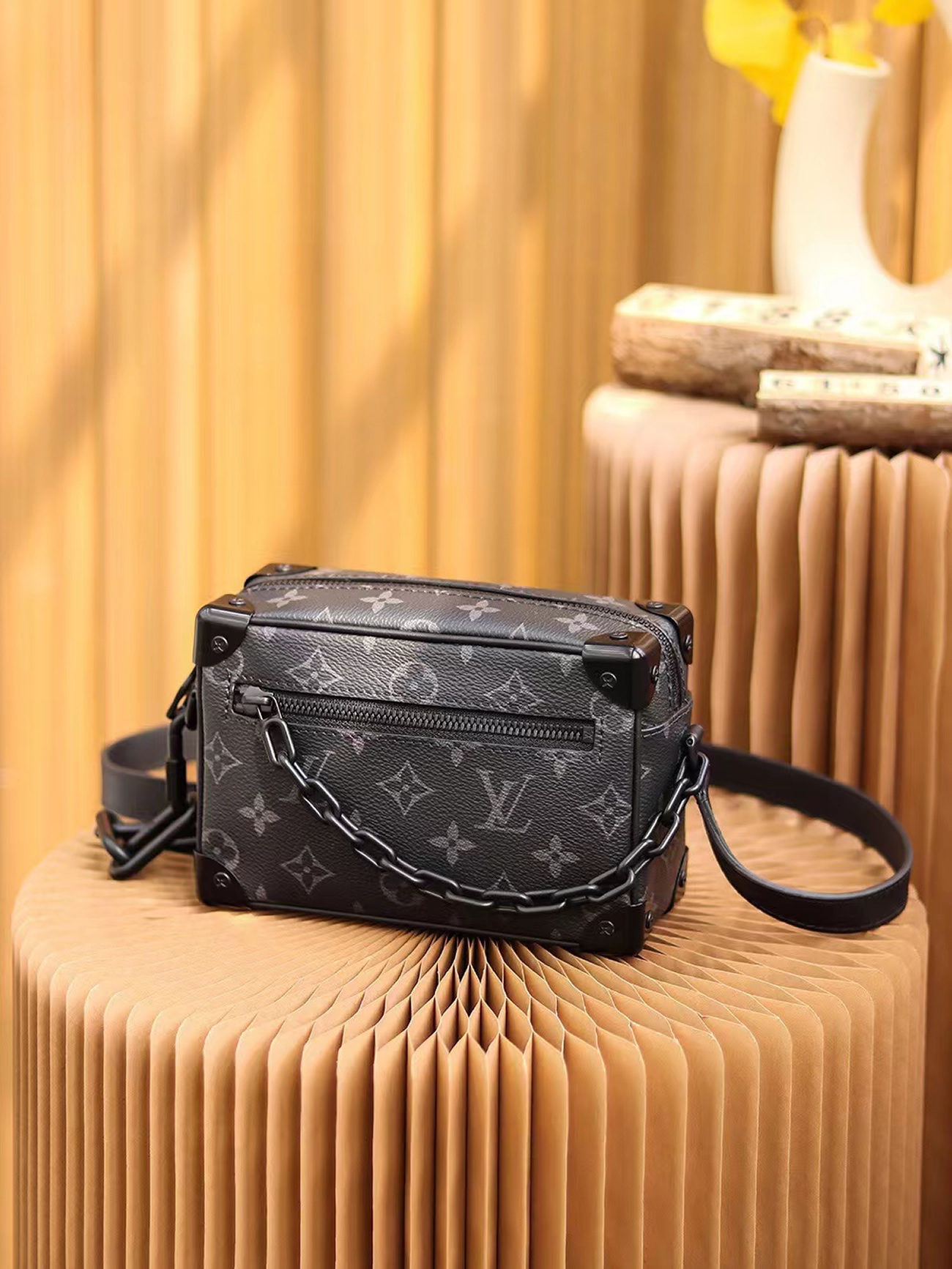 Louis Vuitton Pochette Volga Monogram Eclipse Black M68321 (14) - www.kitistry.com Louis Vuitton Pochette Volga Monogram Eclipse Black M68321 (14) - www.kitistry.com