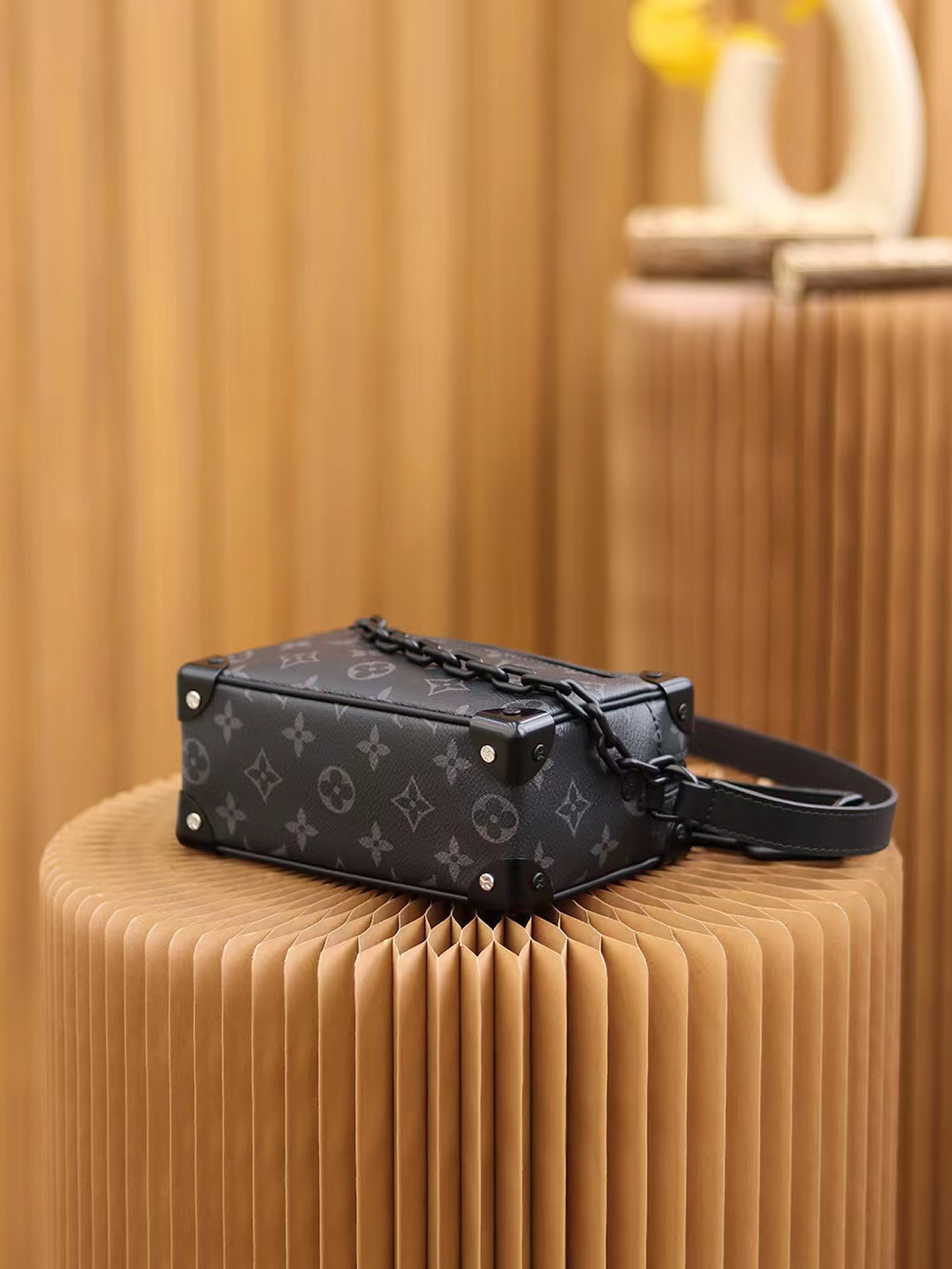 Louis Vuitton Pochette Volga Monogram Eclipse Black M68321 (16) - www.kitistry.com Louis Vuitton Pochette Volga Monogram Eclipse Black M68321 (16) - www.kitistry.com