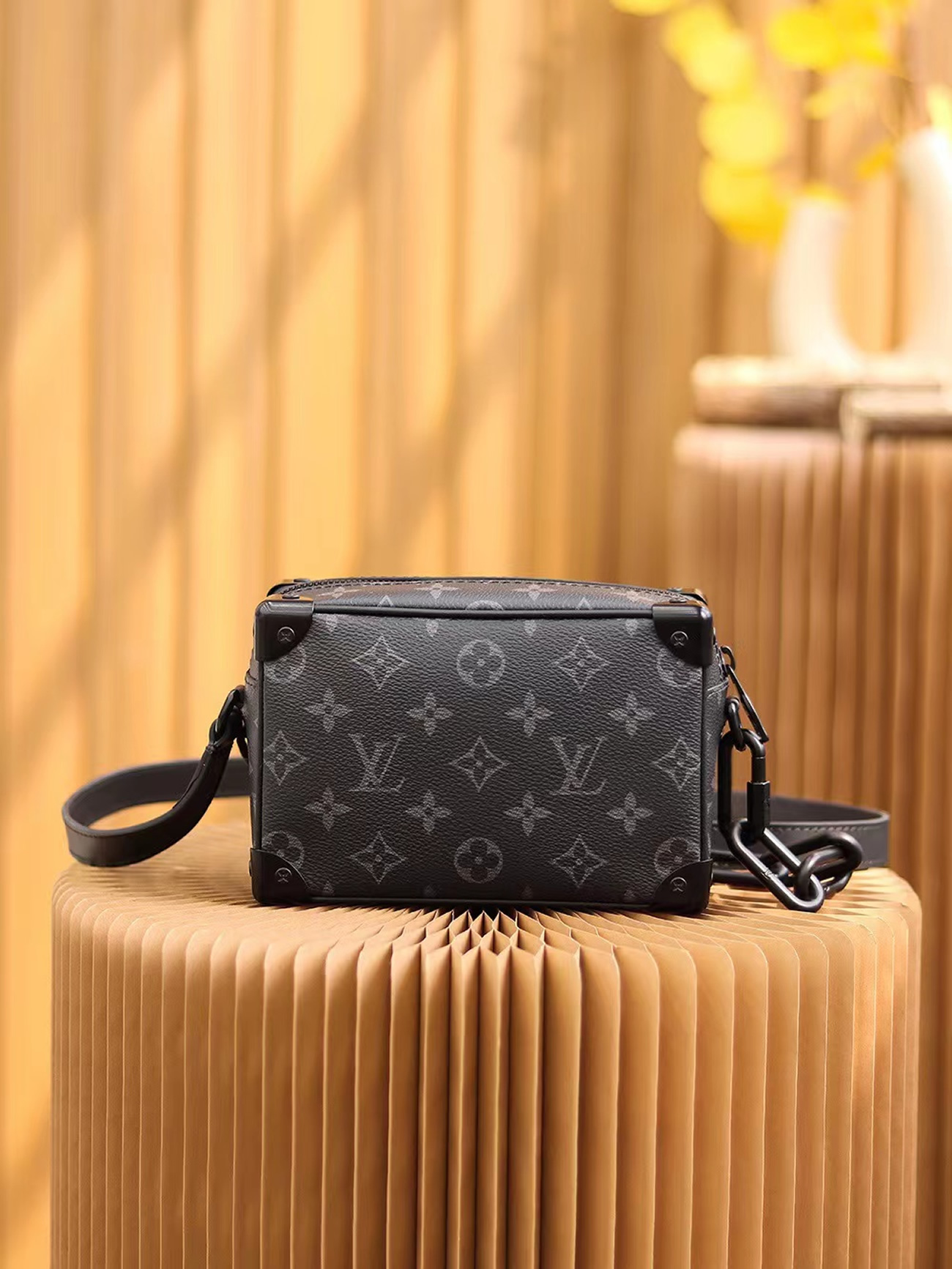 Louis Vuitton Pochette Volga Monogram Eclipse Black M68321 (17) - www.kitistry.com Louis Vuitton Pochette Volga Monogram Eclipse Black M68321 (17) - www.kitistry.com