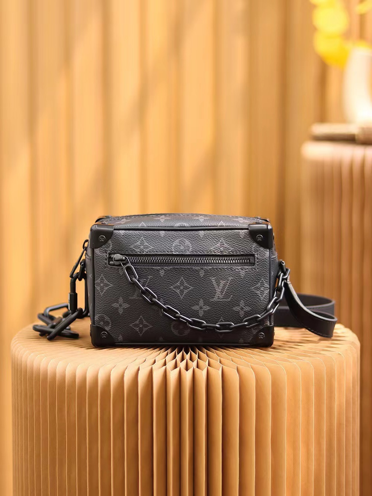 Louis Vuitton Pochette Volga Monogram Eclipse Black M68321 (18) - www.kitistry.com Louis Vuitton Pochette Volga Monogram Eclipse Black M68321 (18) - www.kitistry.com