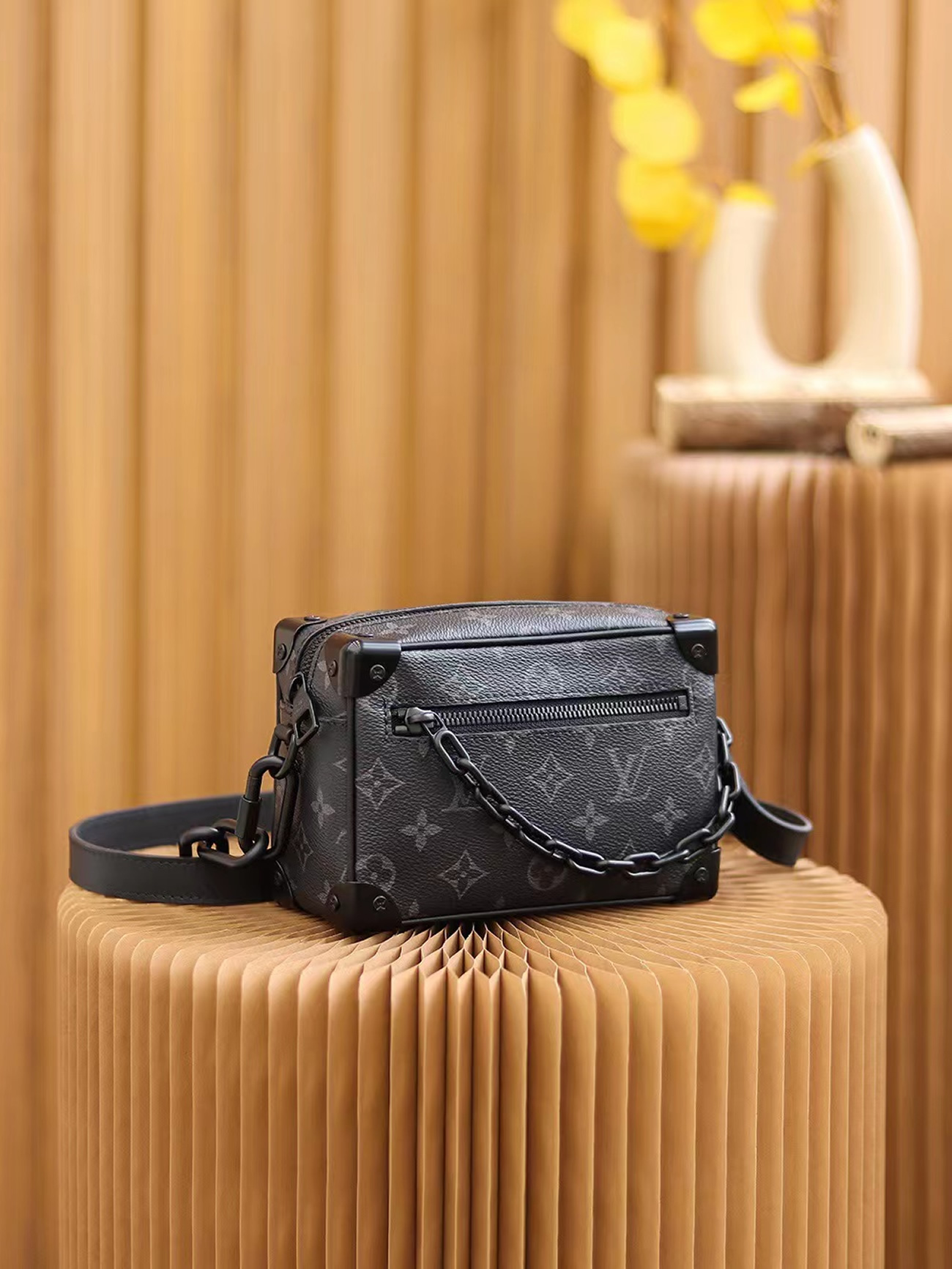 Louis Vuitton Pochette Volga Monogram Eclipse Black M68321 (19) - www.kitistry.com Louis Vuitton Pochette Volga Monogram Eclipse Black M68321 (19) - www.kitistry.com