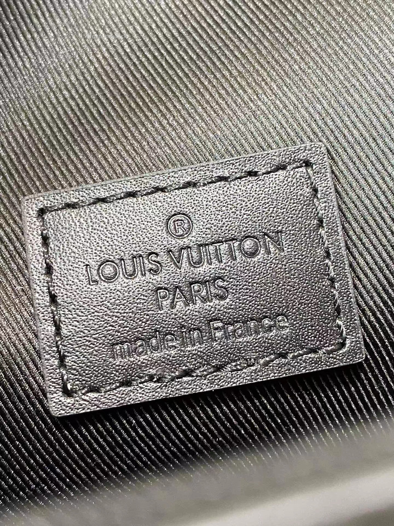 Louis Vuitton Steamer Wearable Wallet M81783 (25) - www.kitistry.com Louis Vuitton Steamer Wearable Wallet M81783 (25) - www.kitistry.com