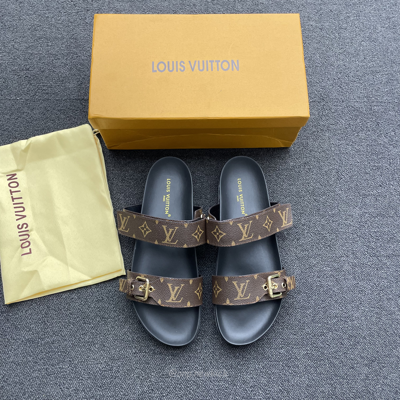 Louis Vuitton Bom Dia Flat Mule Sandals (10) - www.kitistry.com Louis Vuitton Bom Dia Flat Mule Sandals (10) - www.kitistry.com