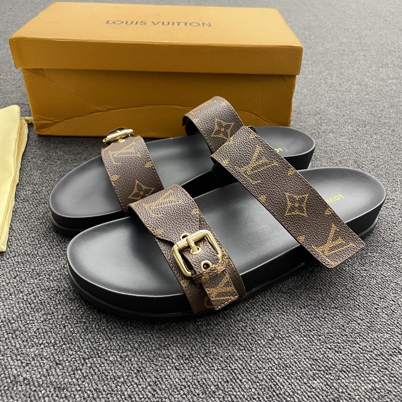 Louis Vuitton Bom Dia Flat Mule Sandals (4) - www.kitistry.com Louis Vuitton Bom Dia Flat Mule Sandals (4) - www.kitistry.com
