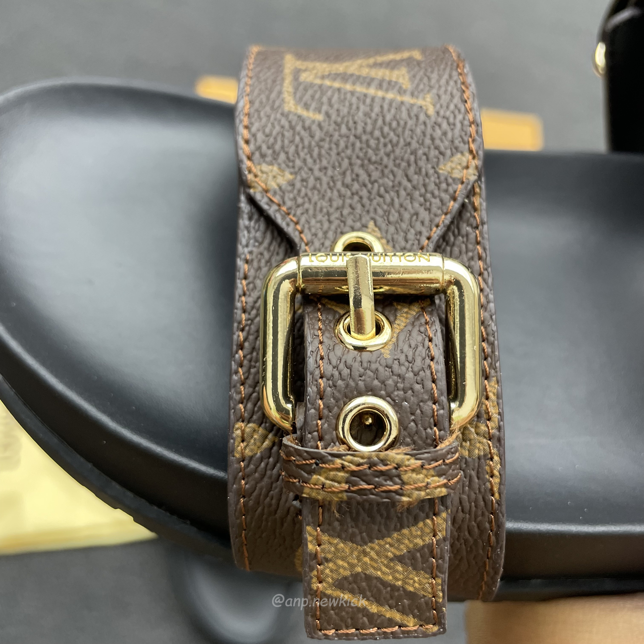 Louis Vuitton Bom Dia Flat Mule Sandals (9) - www.kitistry.com Louis Vuitton Bom Dia Flat Mule Sandals (9) - www.kitistry.com