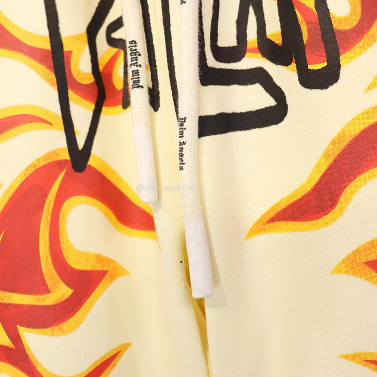 Palm Angels Graffiti Flame T Shirt Shorts Black White (5) - www.kitistry.com Palm Angels Graffiti Flame T Shirt Shorts Black White (5) - www.kitistry.com