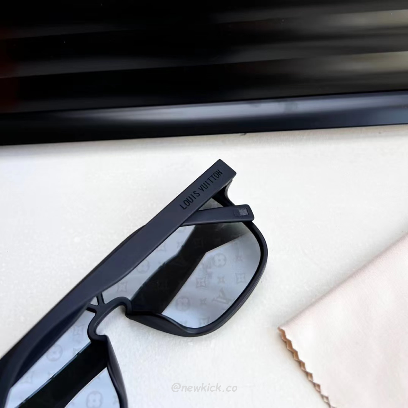 Louis Vuitton Lv Waimea Sunglasses Z1082e (5) - www.kitistry.com Louis Vuitton Lv Waimea Sunglasses Z1082e (5) - www.kitistry.com