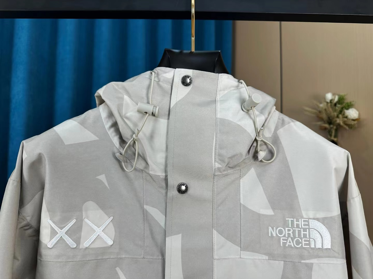 The North Face Xx Kaws Jacket (3) - www.kitistry.com The North Face Xx Kaws Jacket (3) - www.kitistry.com