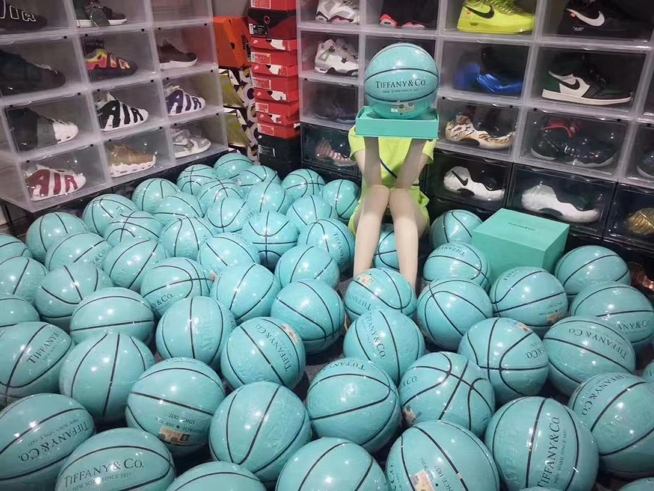Tiffany X Cat Street X Spalding Basketball Tiffany Blue (6) - www.kitistry.com Tiffany X Cat Street X Spalding Basketball Tiffany Blue (6) - www.kitistry.com