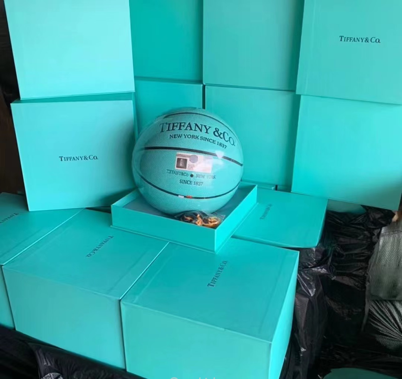 Tiffany X Cat Street X Spalding Basketball Tiffany Blue (7) - www.kitistry.com Tiffany X Cat Street X Spalding Basketball Tiffany Blue (7) - www.kitistry.com