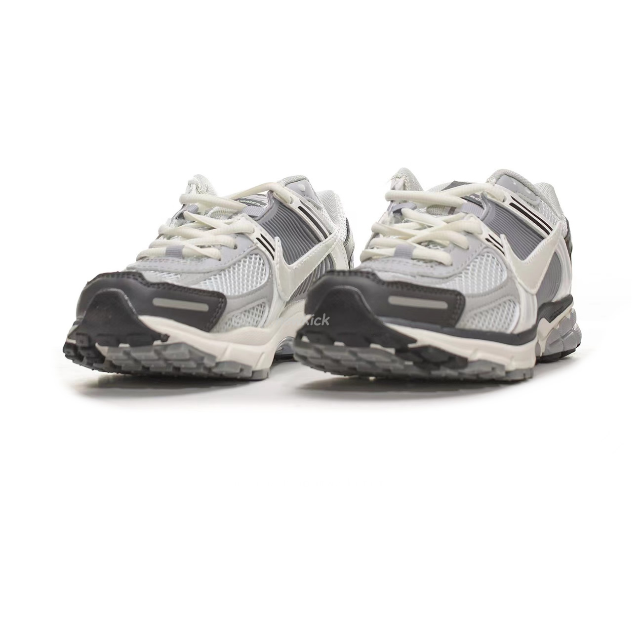 Nike Zoom Vomero 5 Series (21) - www.kitistry.com Nike Zoom Vomero 5 Series (21) - www.kitistry.com
